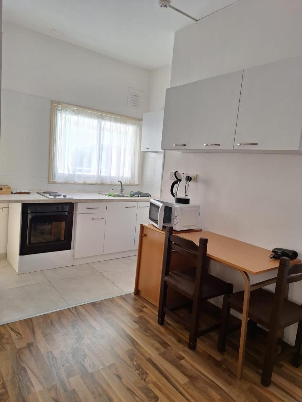 Terpsichore Holiday Apts Limassol Bagian luar foto