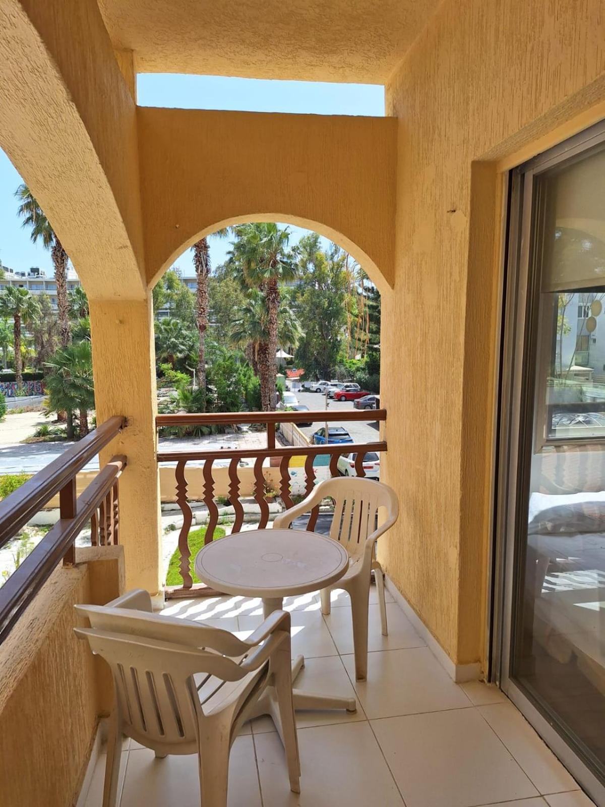 Terpsichore Holiday Apts Limassol Bagian luar foto