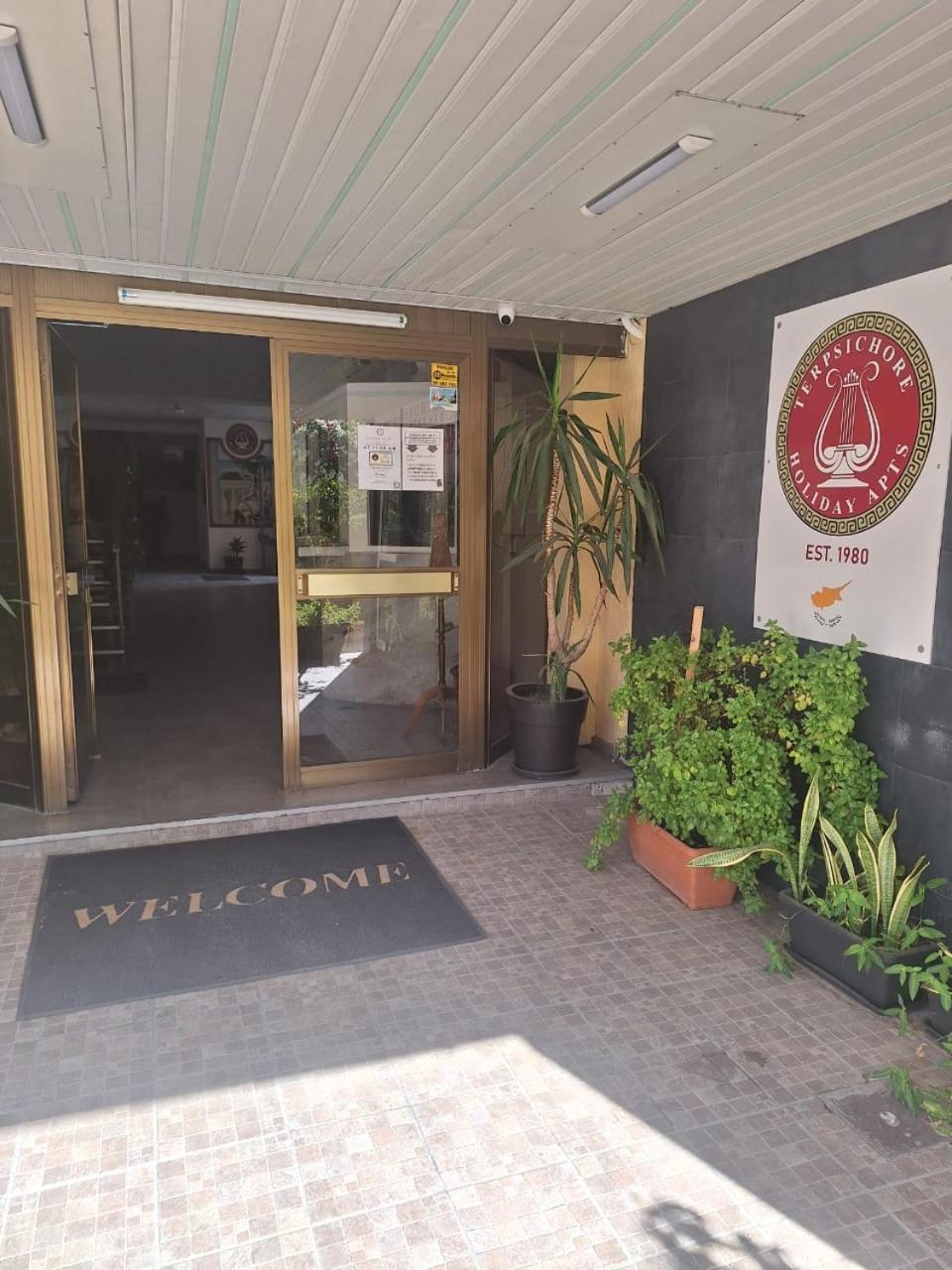 Terpsichore Holiday Apts Limassol Bagian luar foto