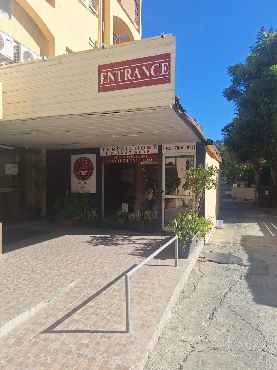 Terpsichore Holiday Apts Limassol Bagian luar foto