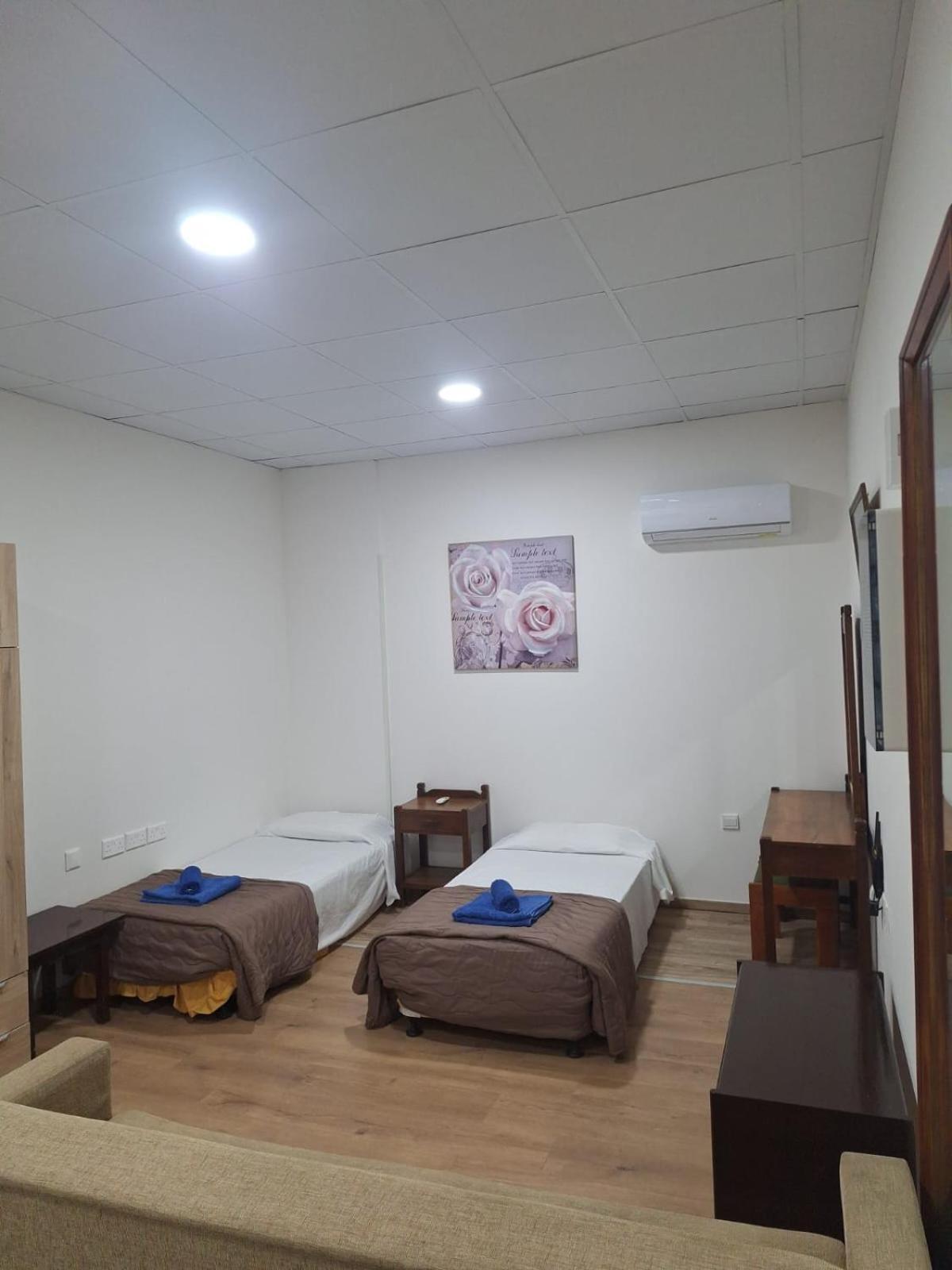 Terpsichore Holiday Apts Limassol Bagian luar foto