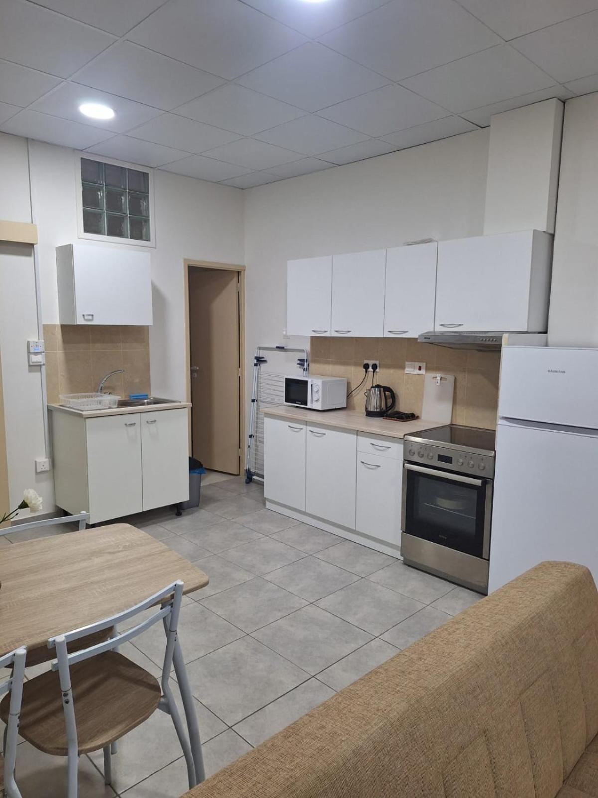 Terpsichore Holiday Apts Limassol Bagian luar foto