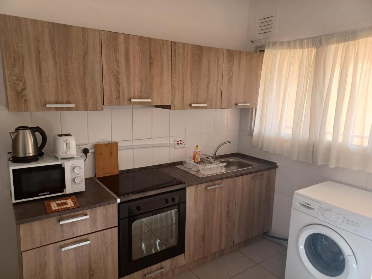 Terpsichore Holiday Apts Limassol Bagian luar foto