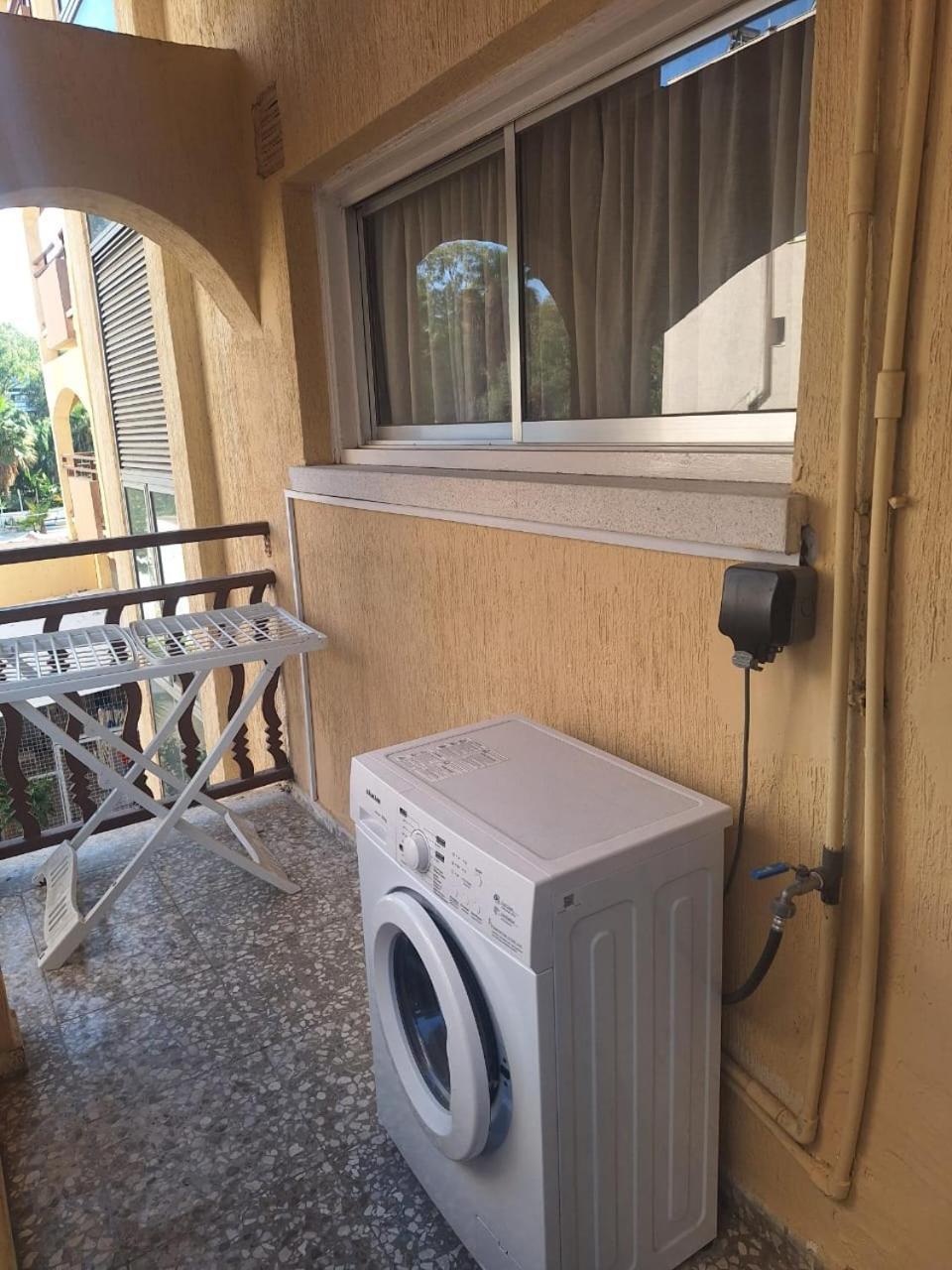 Terpsichore Holiday Apts Limassol Bagian luar foto