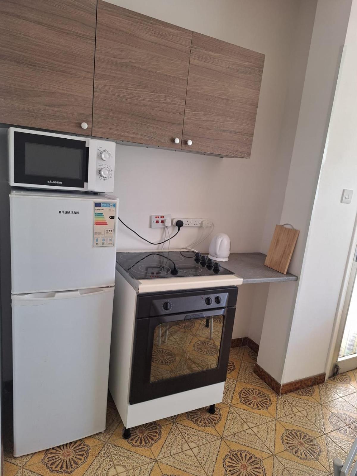 Terpsichore Holiday Apts Limassol Bagian luar foto