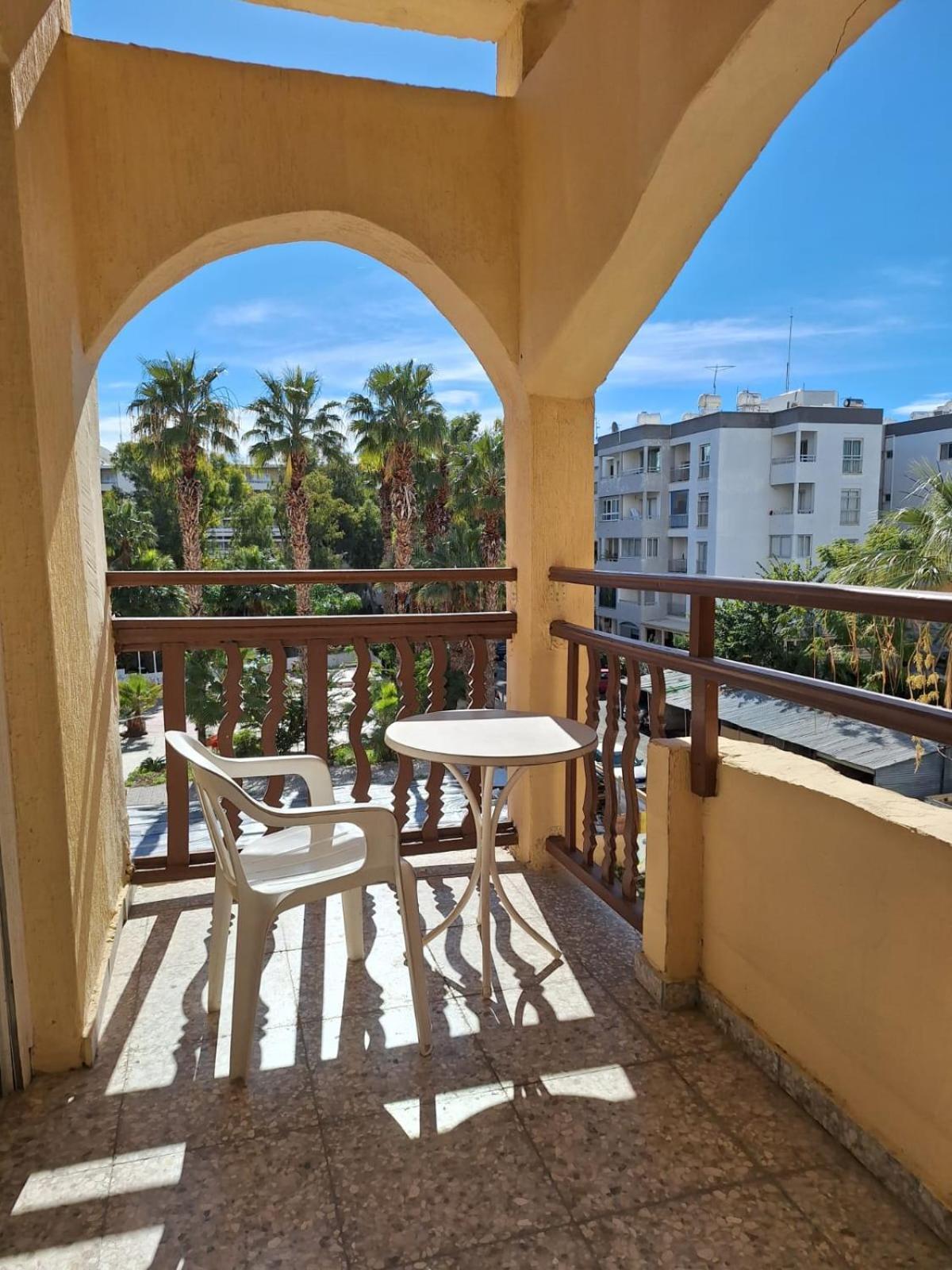 Terpsichore Holiday Apts Limassol Bagian luar foto